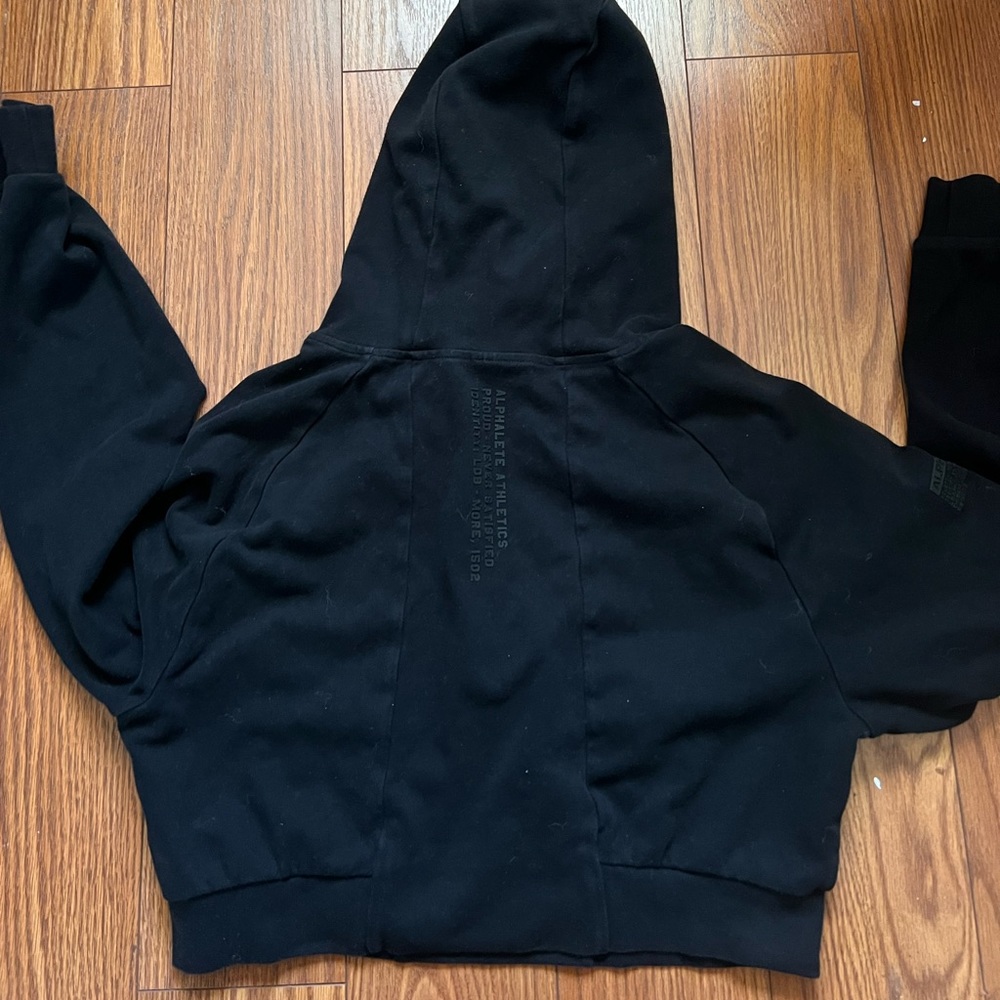 crop alphalete hoodie